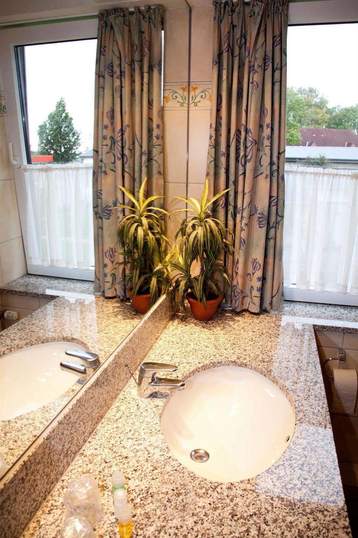 Hotel Gremersdorf - Zum Gruenen Jaeger Esterno foto